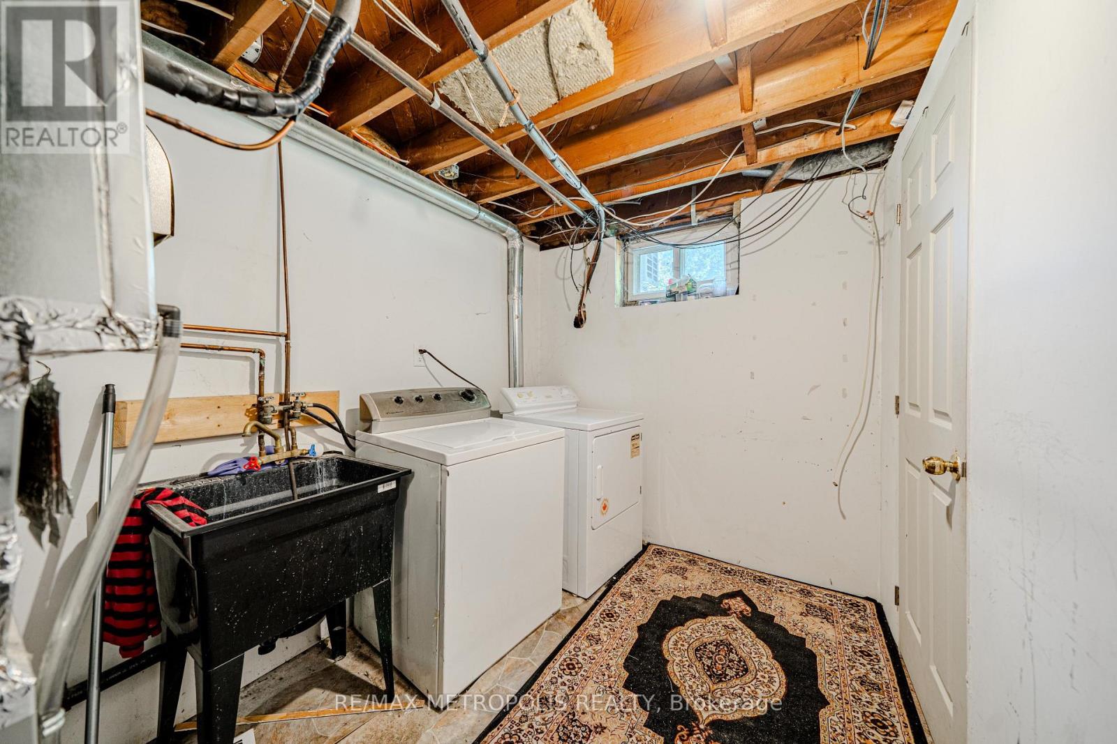 235 WAVERLY STREET S - 35