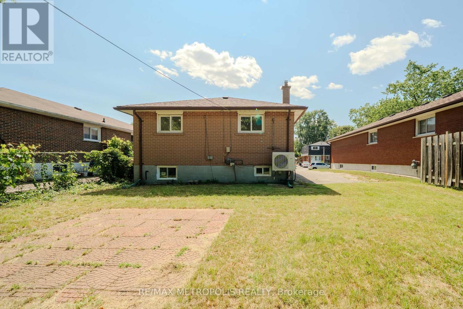 235 WAVERLY STREET S - 36