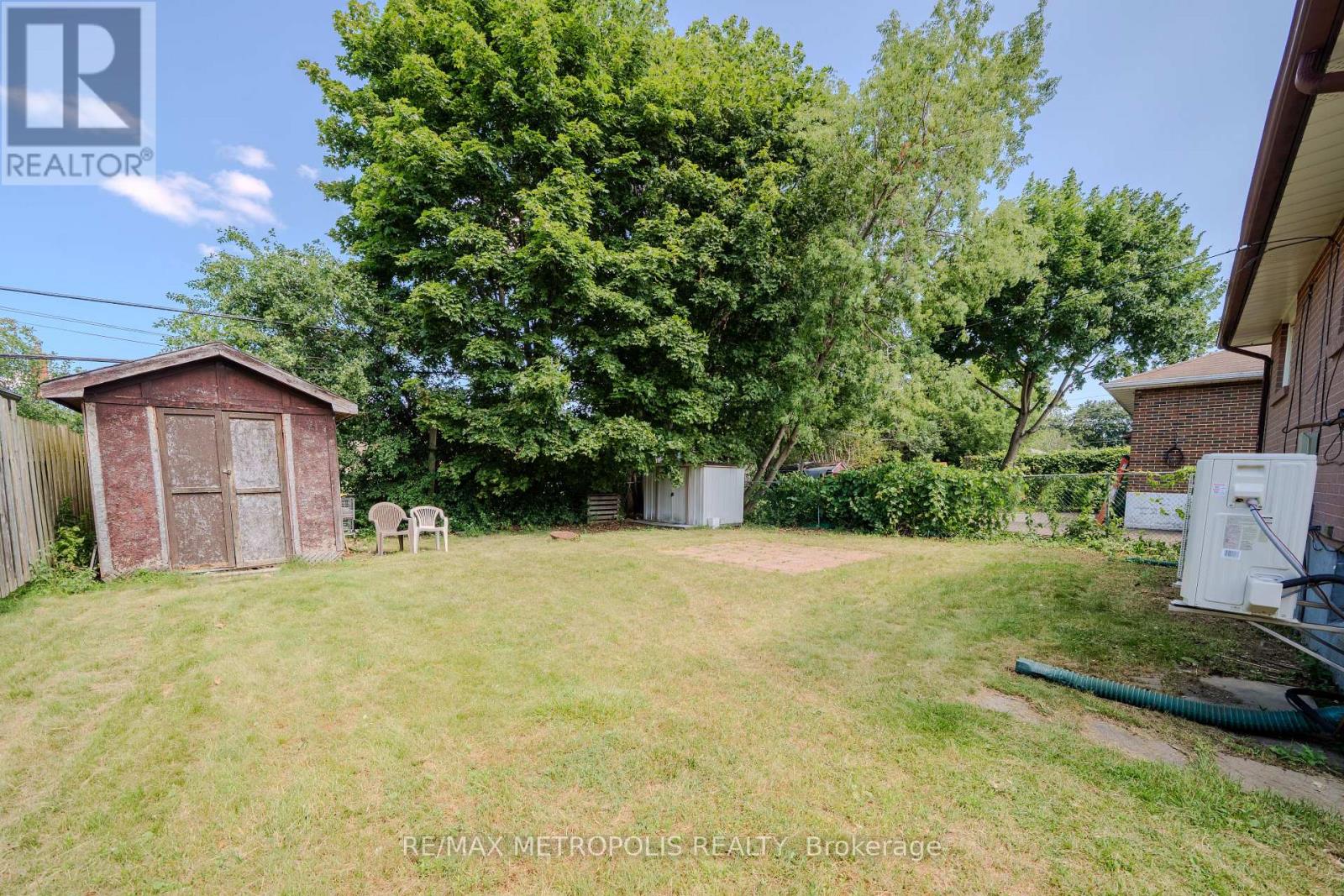235 WAVERLY STREET S - 37