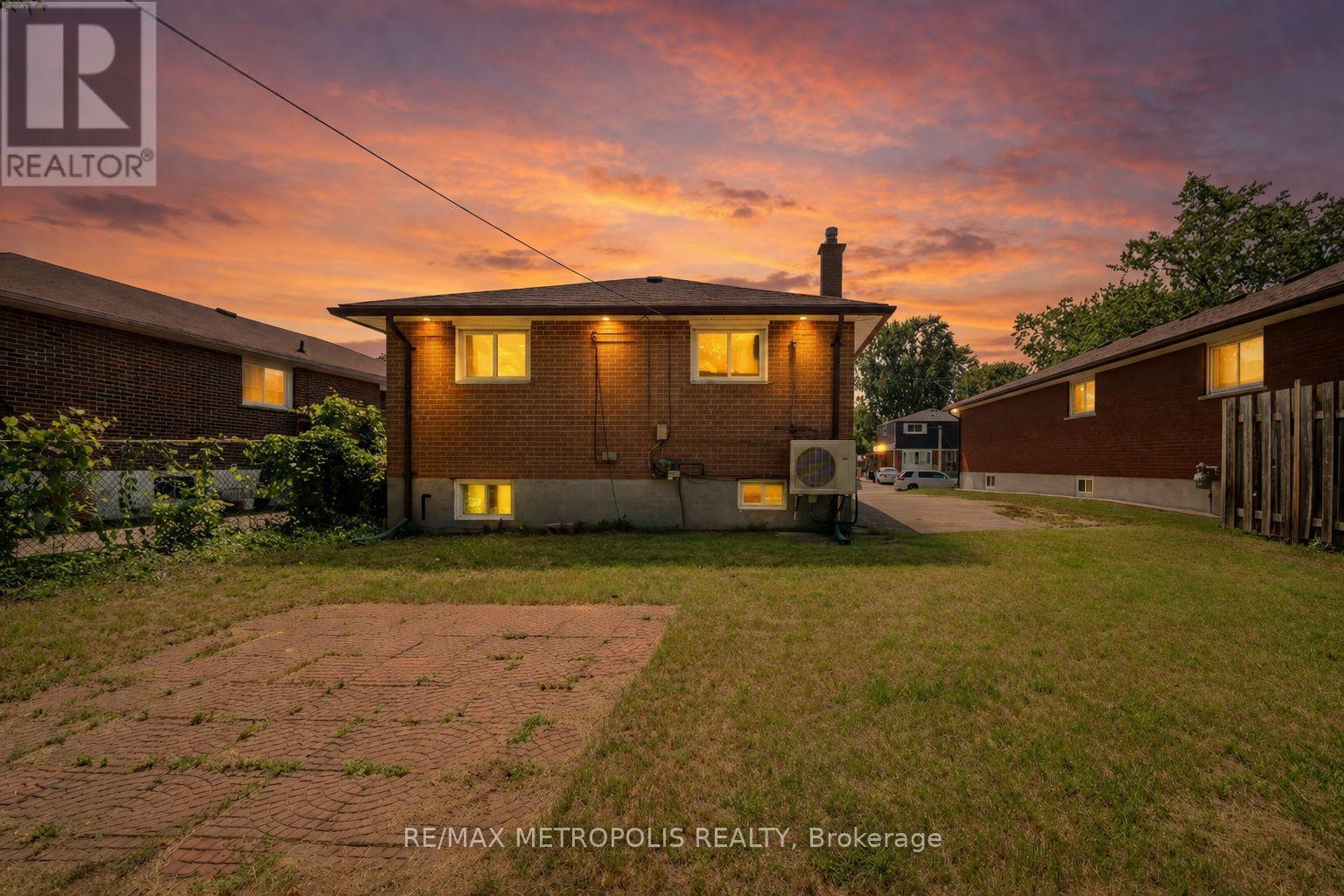 235 WAVERLY STREET S - 39