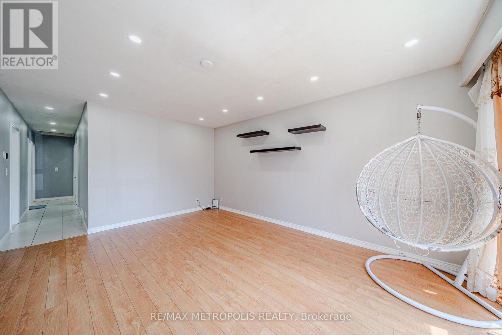 235 WAVERLY STREET S - 6