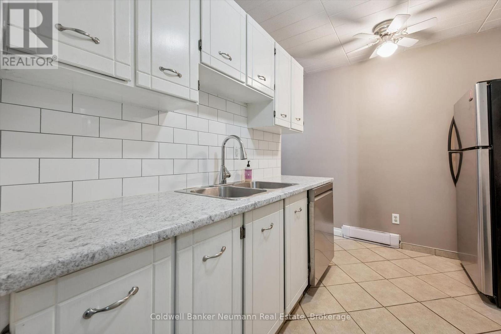 #411 7 AJAX STREET - 21