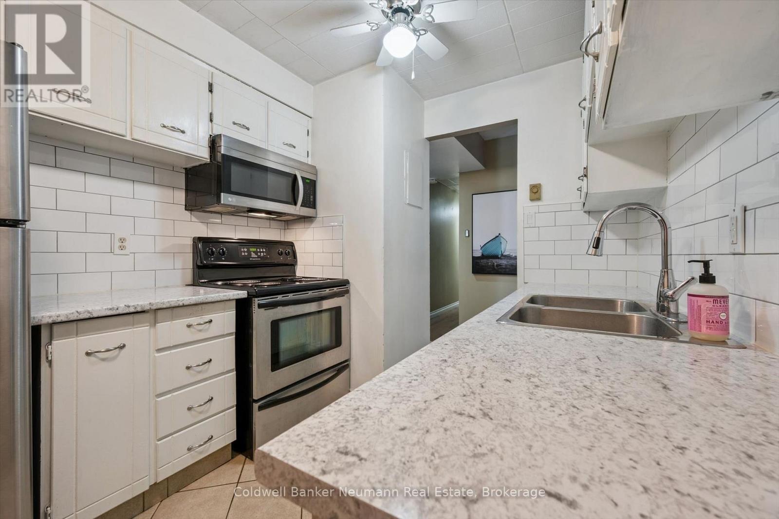 #411 7 AJAX STREET - 23