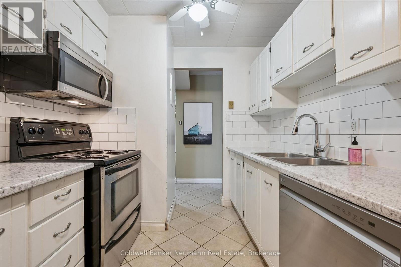 #411 7 AJAX STREET - 25