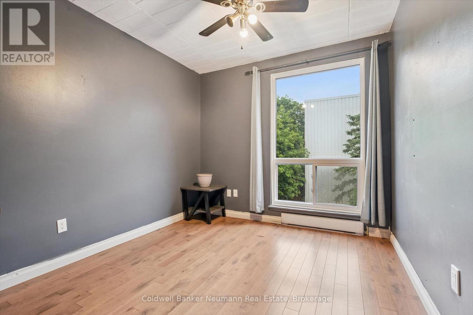 #411 7 AJAX STREET - 28