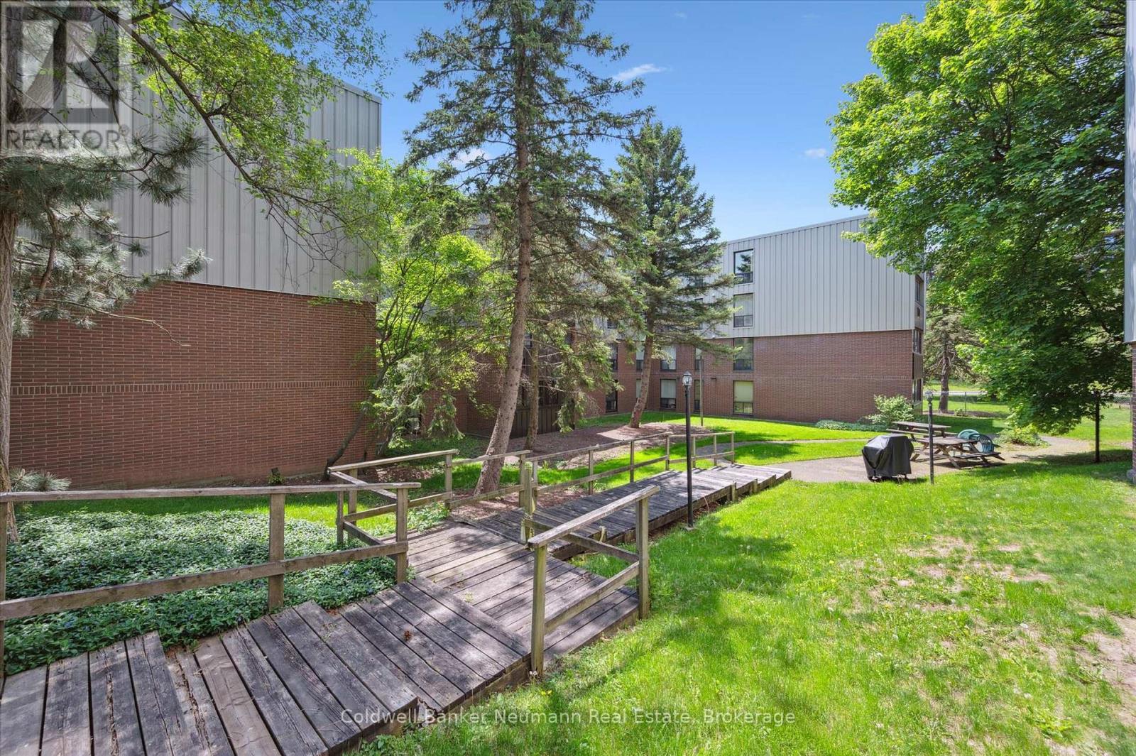 #411 7 AJAX STREET - 38