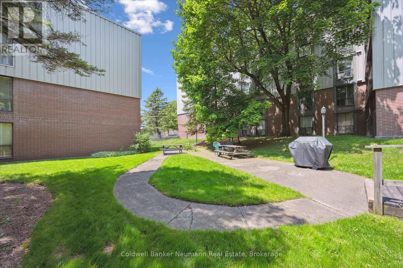 #411 7 AJAX STREET - 39
