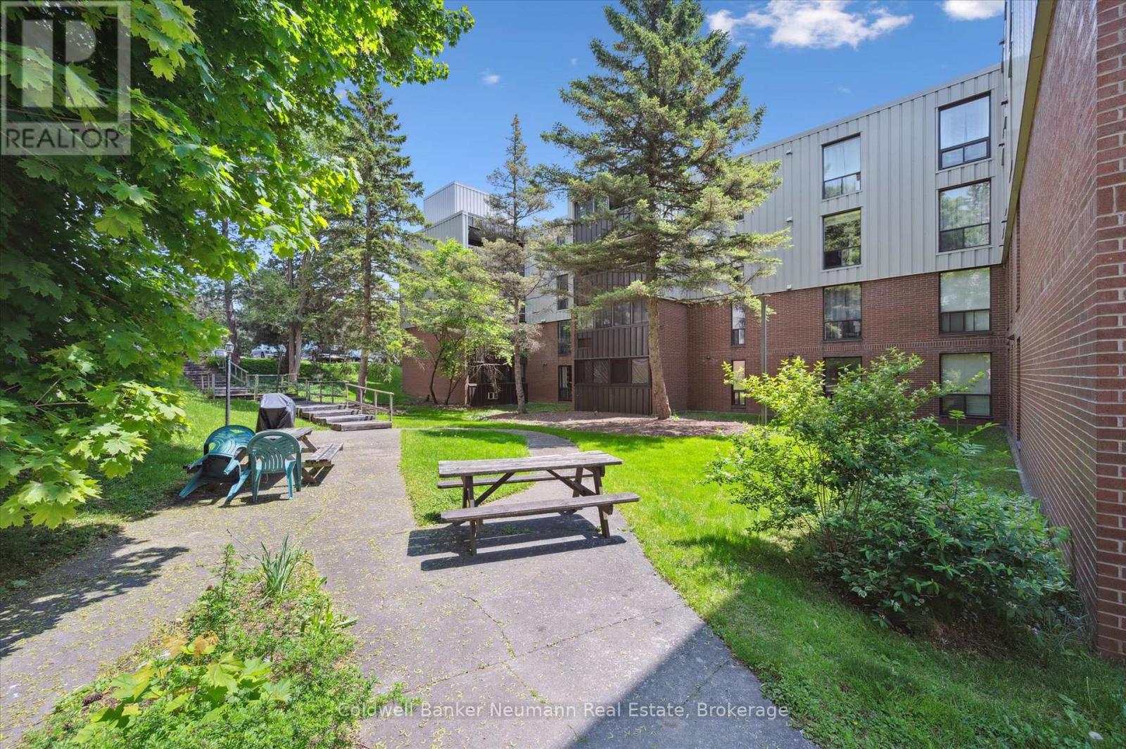 #411 7 AJAX STREET - 40