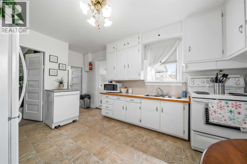 801B 2 Street SE - 17