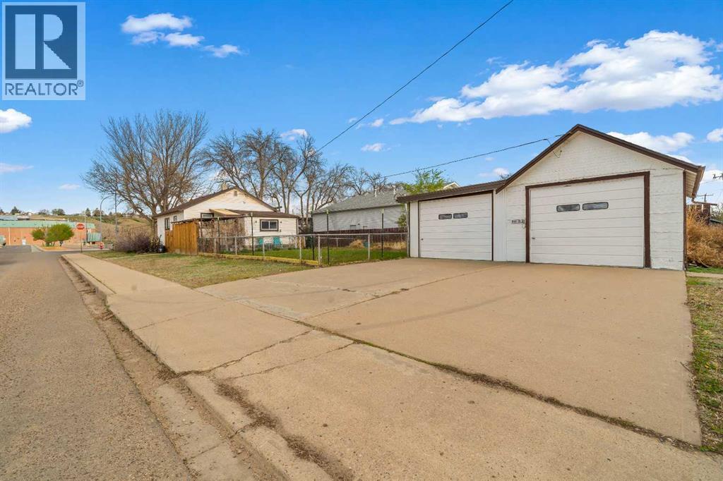 801B 2 Street SE - 11