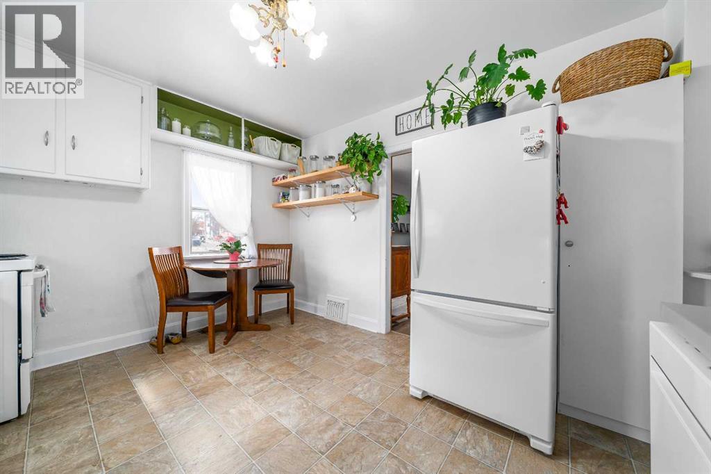 801B 2 Street SE - 16