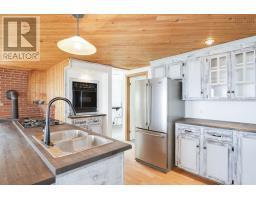 Bedroom - 10790 &10792 Pier Road, Kingsport, NS B0P1H0 Photo 11