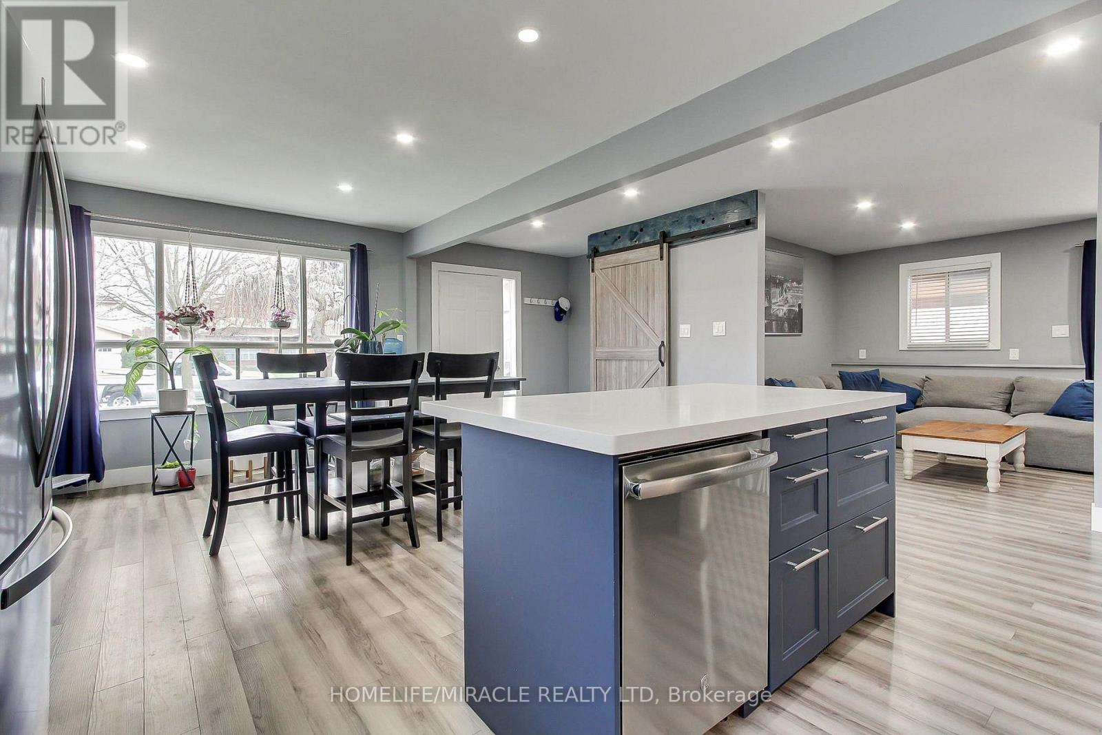30 NORTHGATE DRIVE - 16