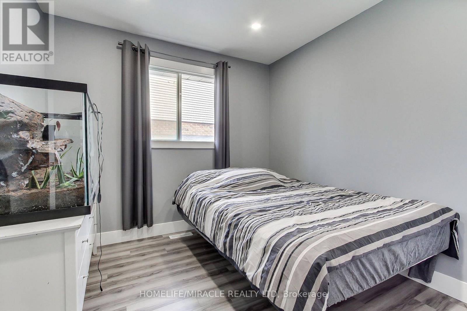 30 NORTHGATE DRIVE - 26