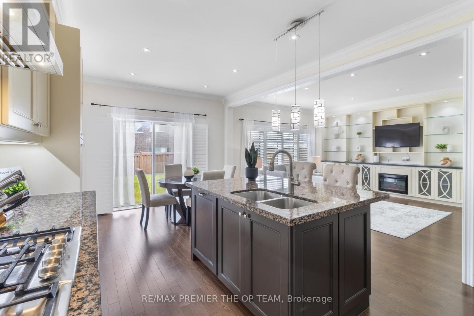 977 WICKHAM ROAD - 10