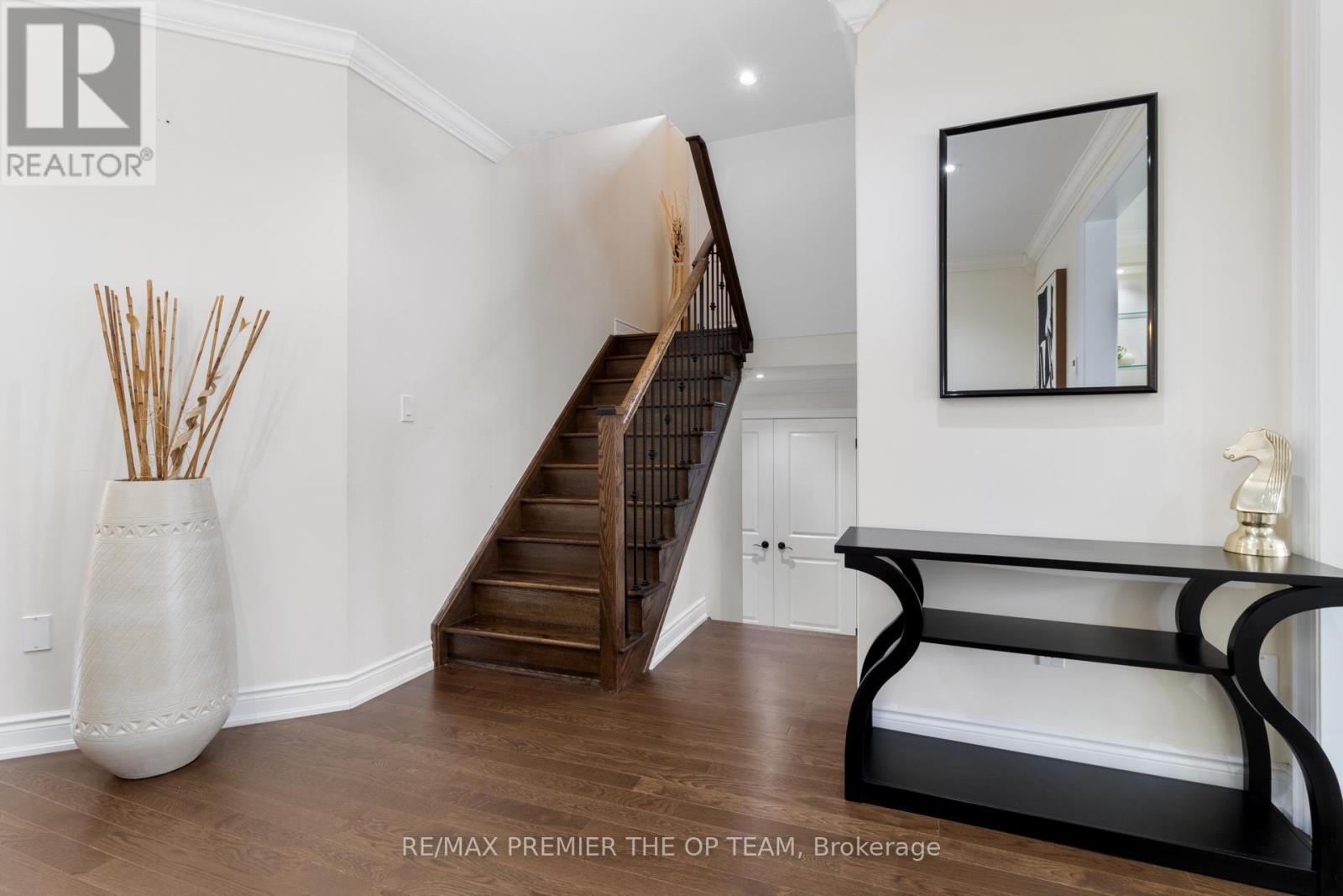 977 WICKHAM ROAD - 44