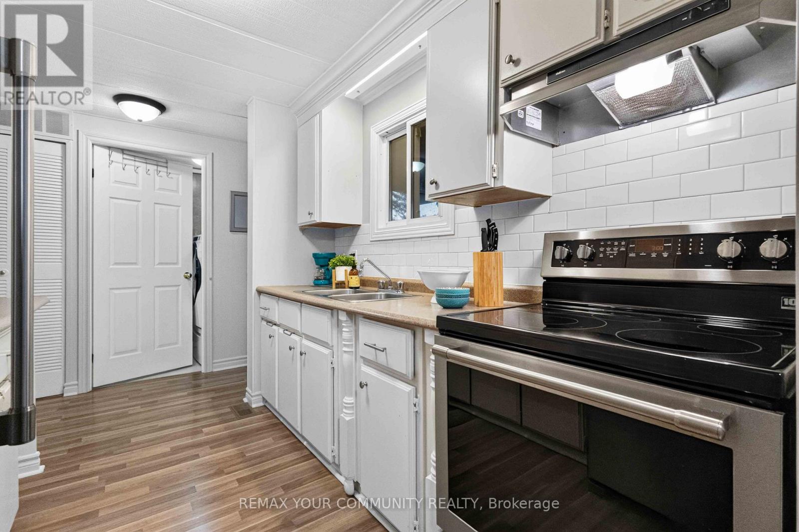 165 ROXANNA DRIVE - 14