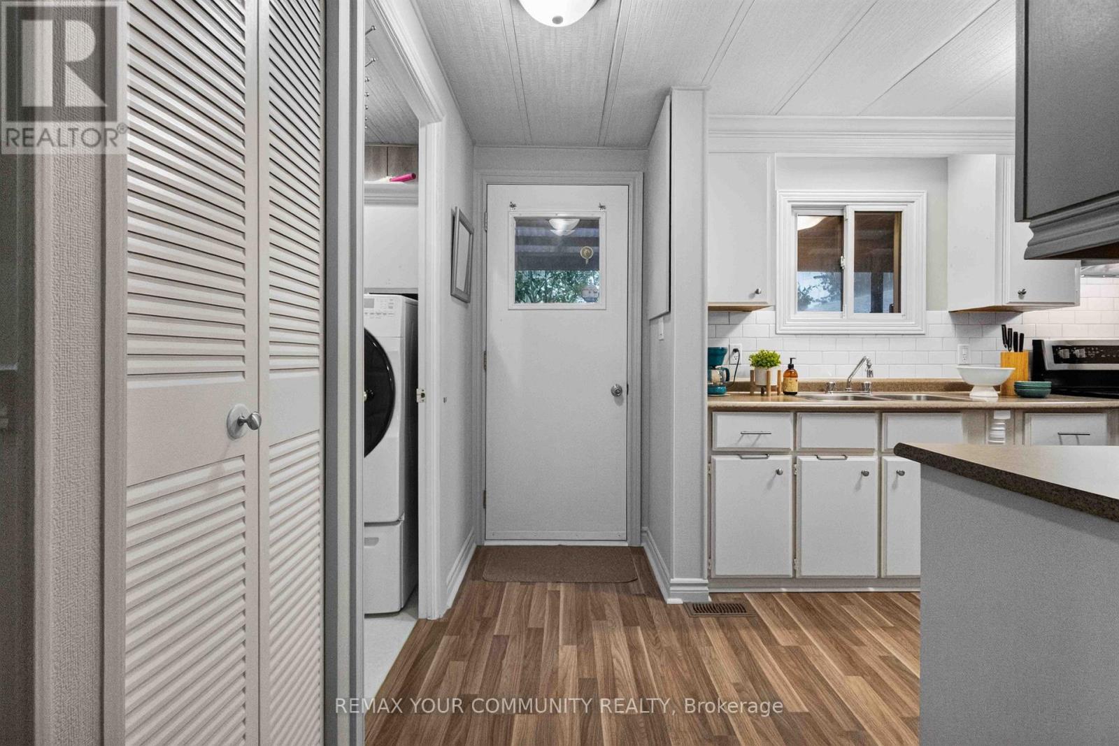165 ROXANNA DRIVE - 17