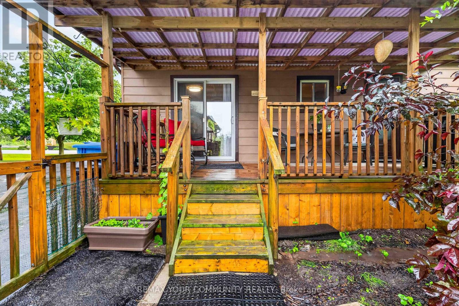 165 ROXANNA DRIVE - 28