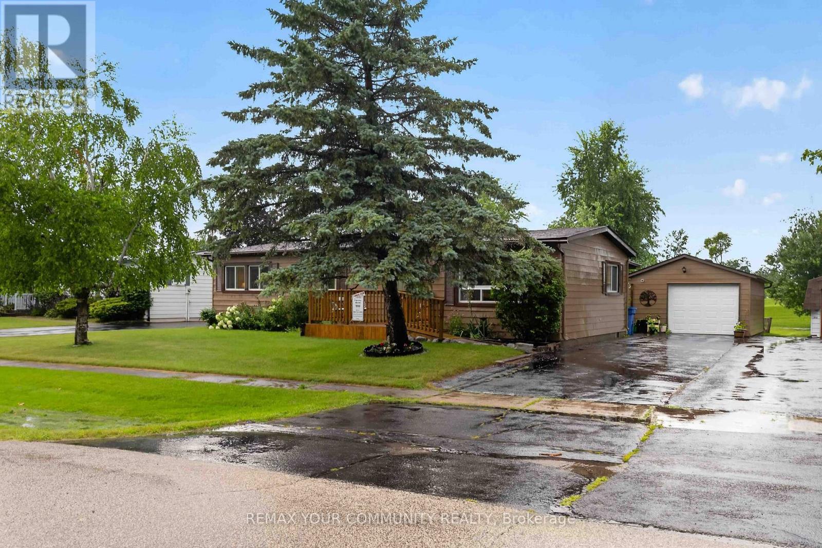 165 ROXANNA DRIVE - 3