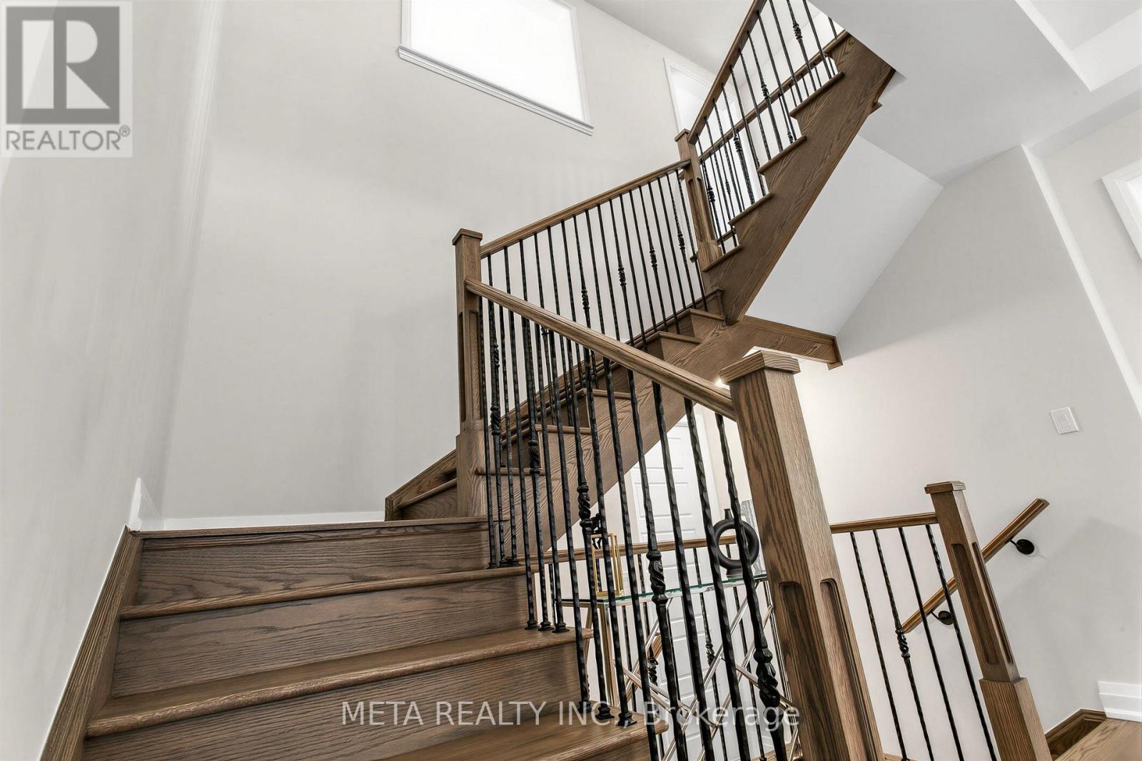 56 KLEES CRESCENT - 19
