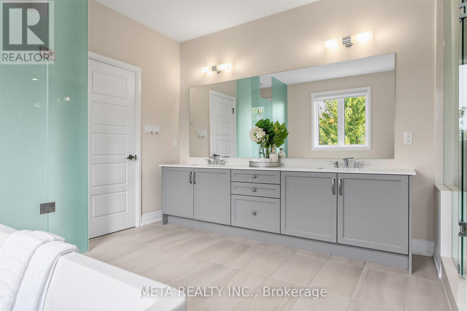 56 KLEES CRESCENT - 28
