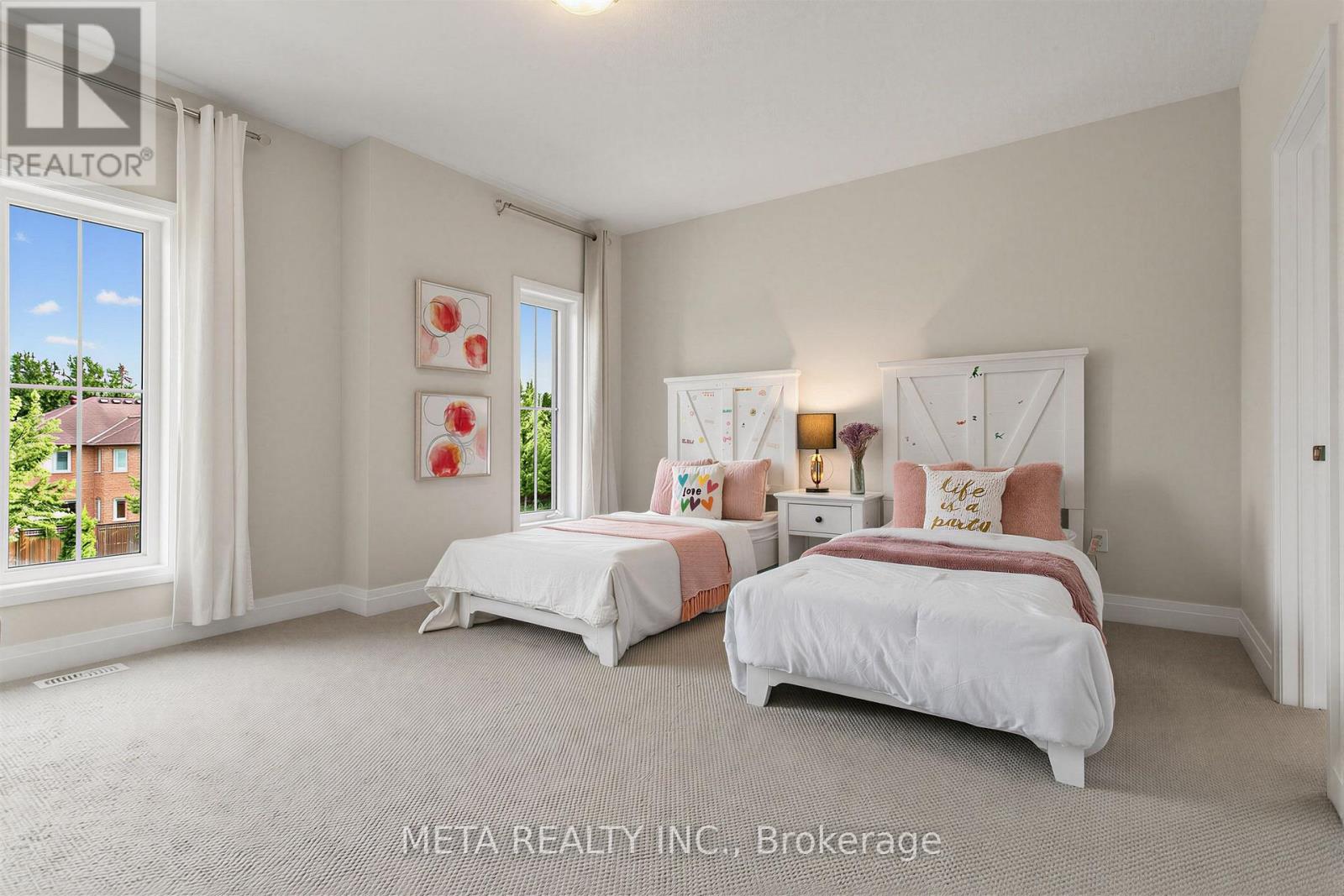 56 KLEES CRESCENT - 38