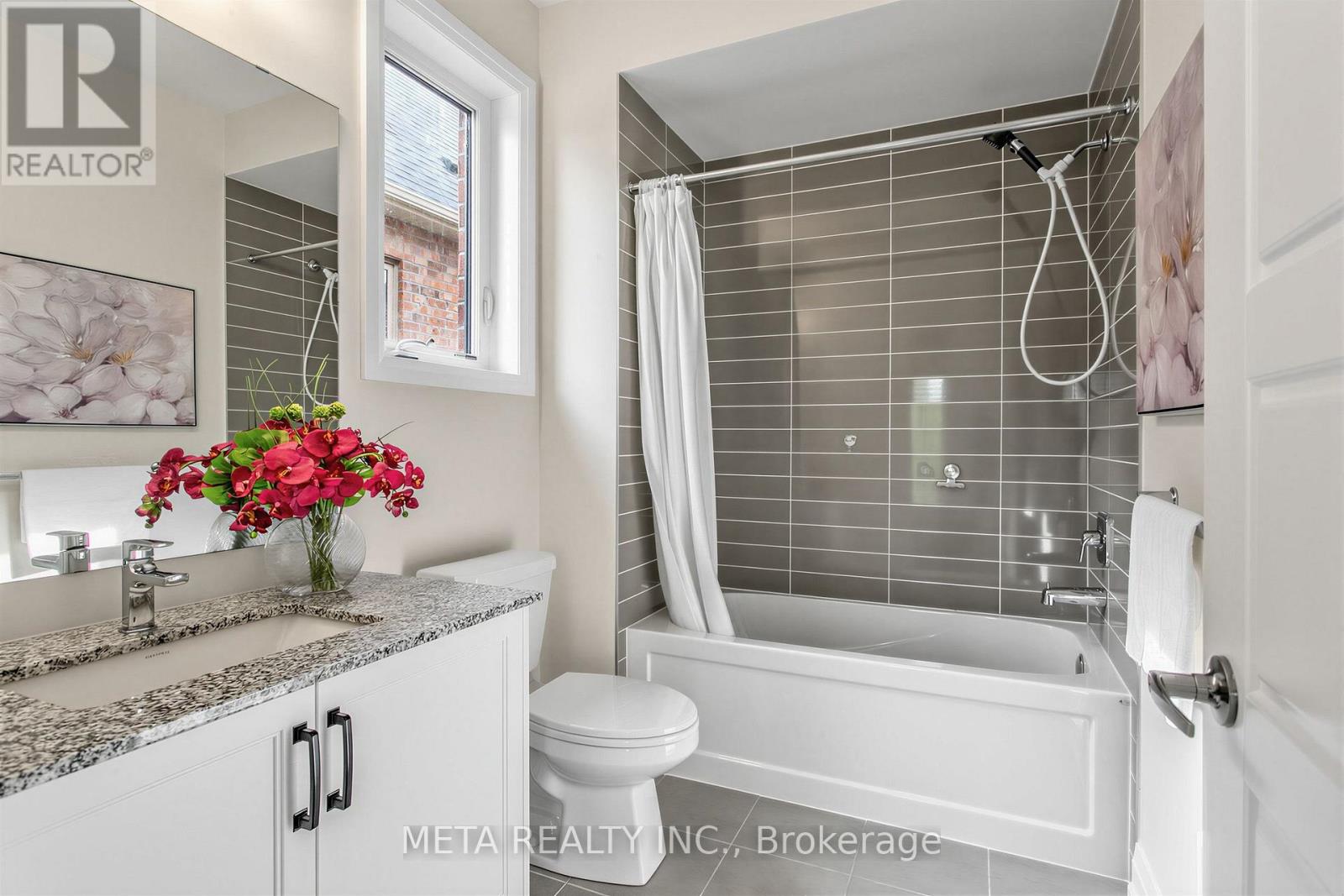 56 KLEES CRESCENT - 40