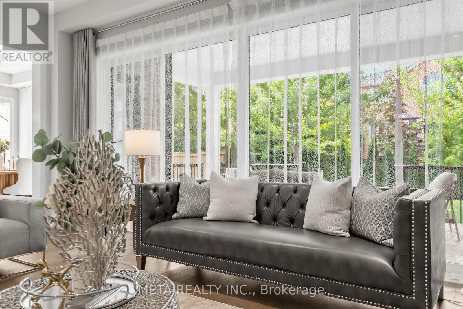 56 KLEES CRESCENT - 9