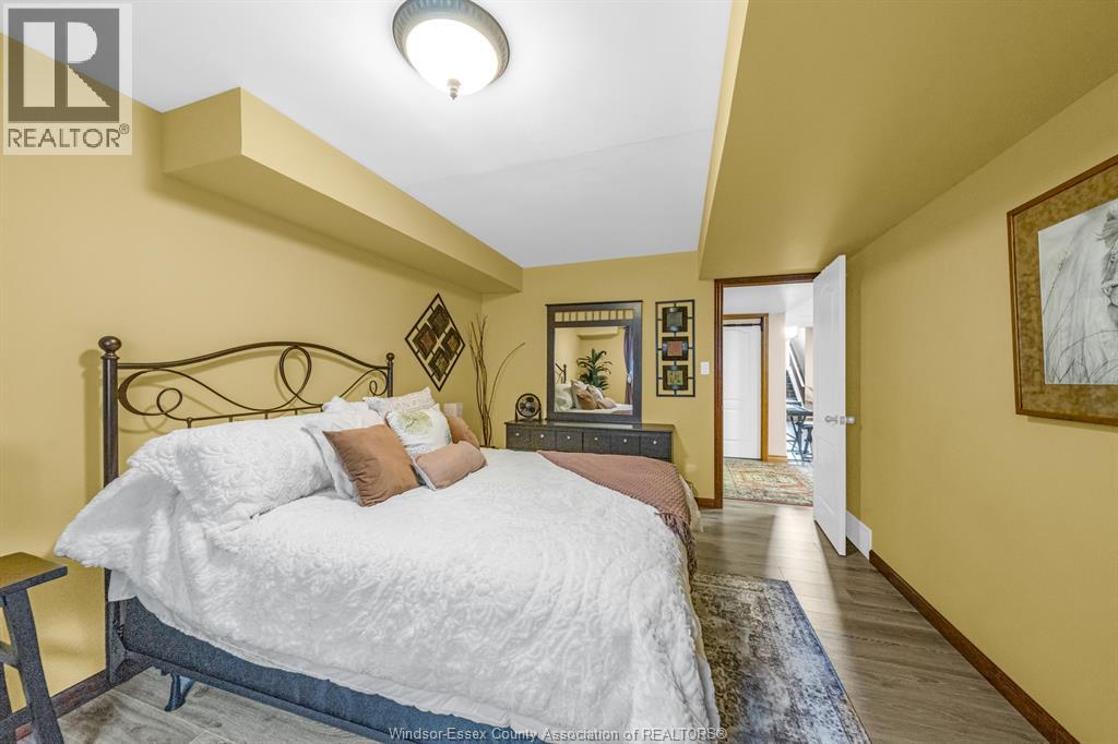290 JEWEL STREET - 32