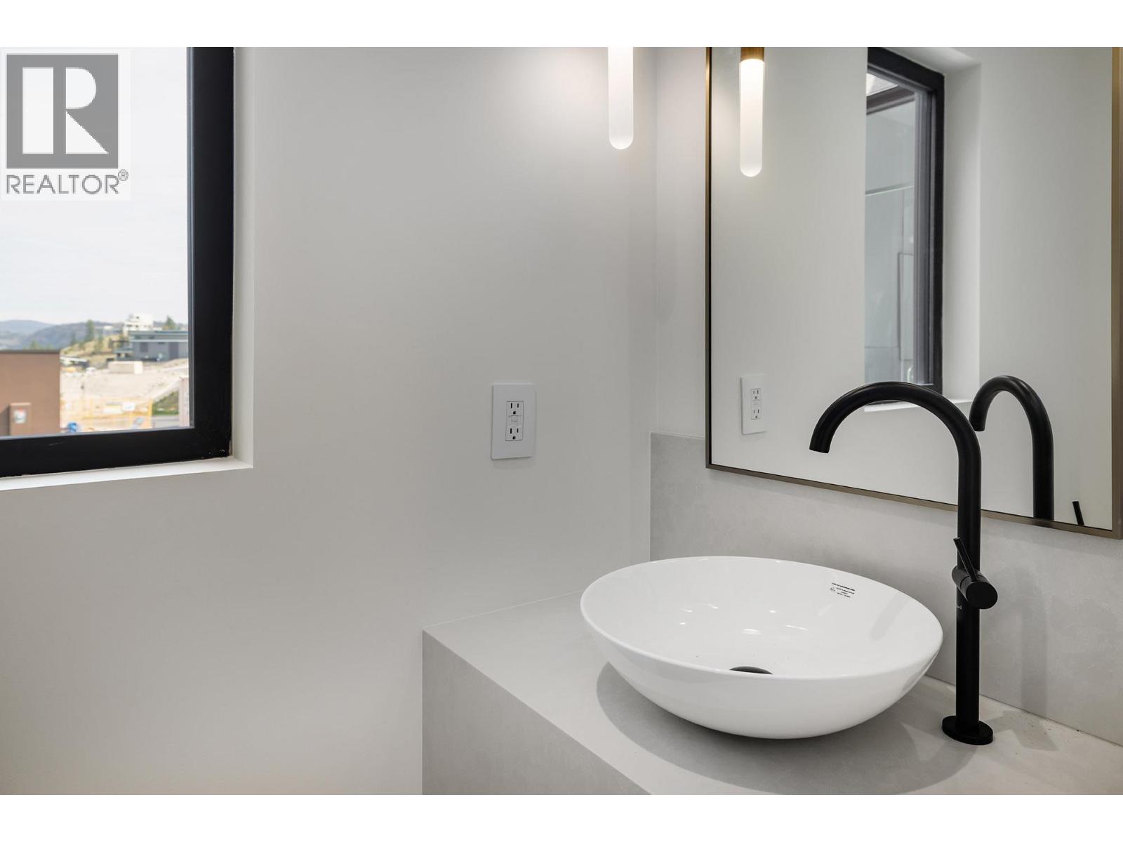  3707 McKinley Beach Drive, Kelowna