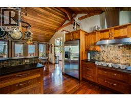 Full ensuite bathroom - 4830 Fletcher Creek Frontage Road, Kaslo, BC V0G1M0 Photo 10