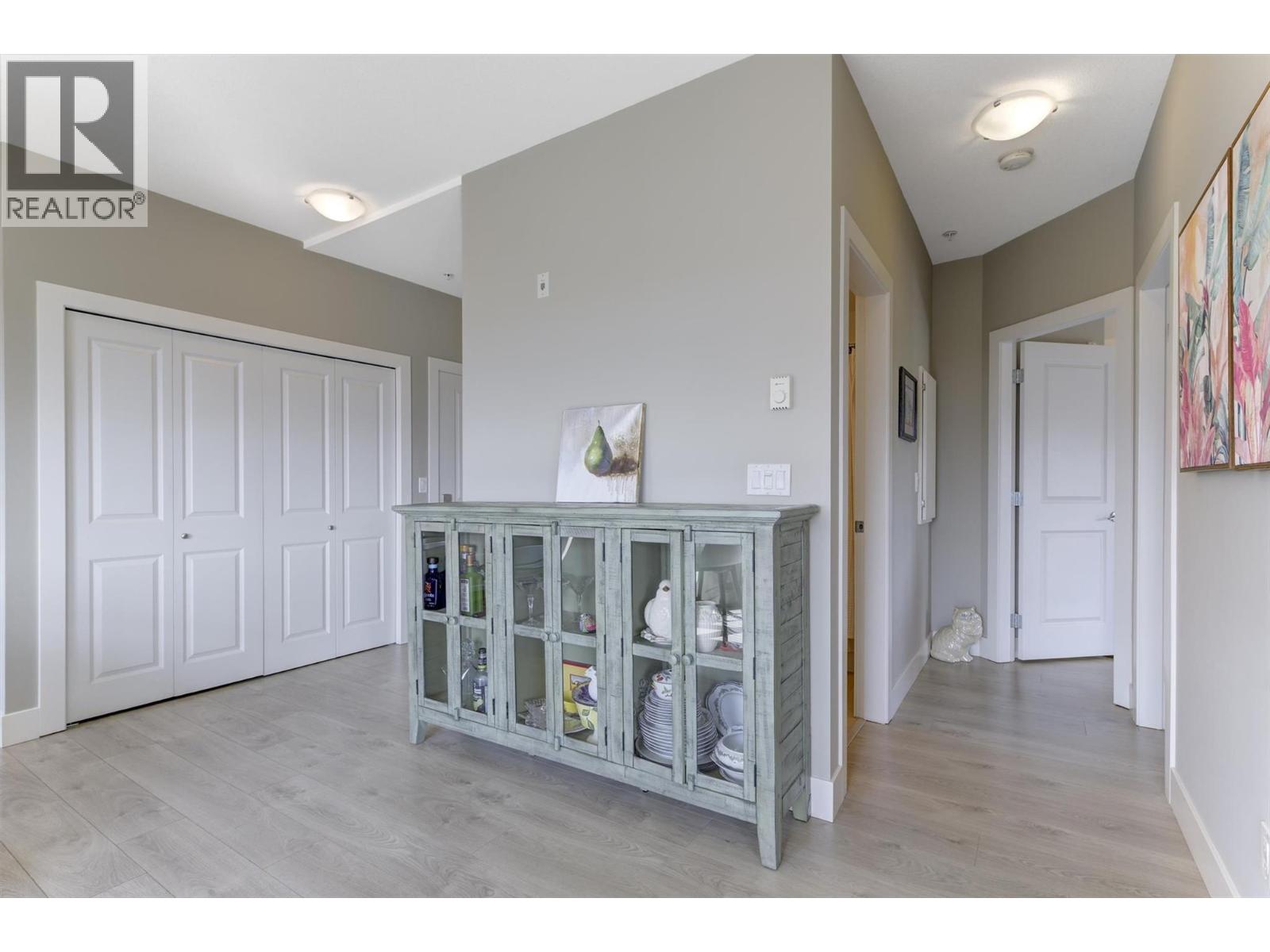 #304 3211 Skyview Lane - 22