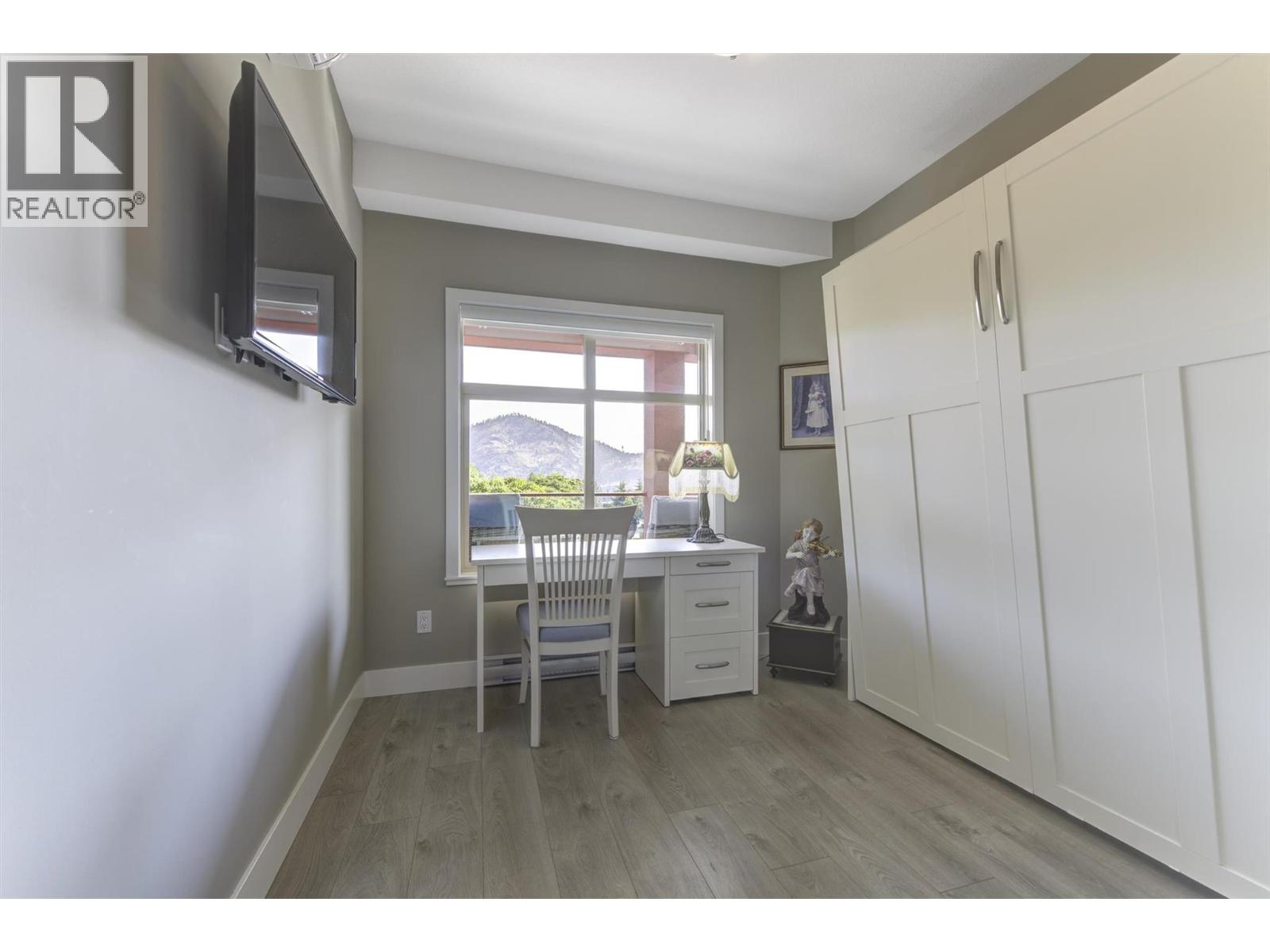 #304 3211 Skyview Lane - 35