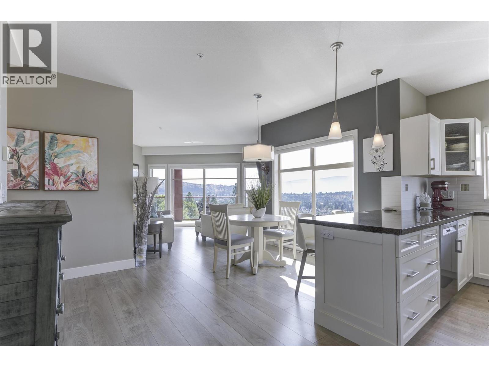#304 3211 Skyview Lane - 38