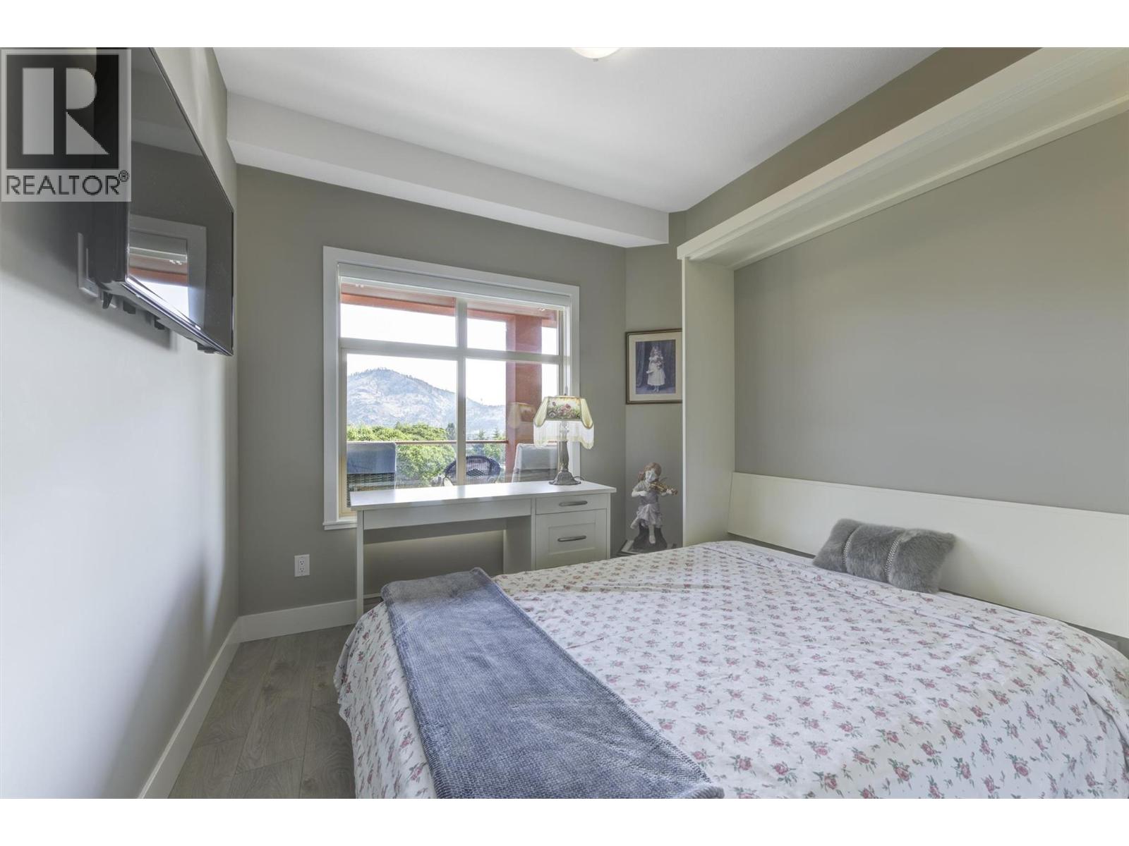 #304 3211 Skyview Lane - 34