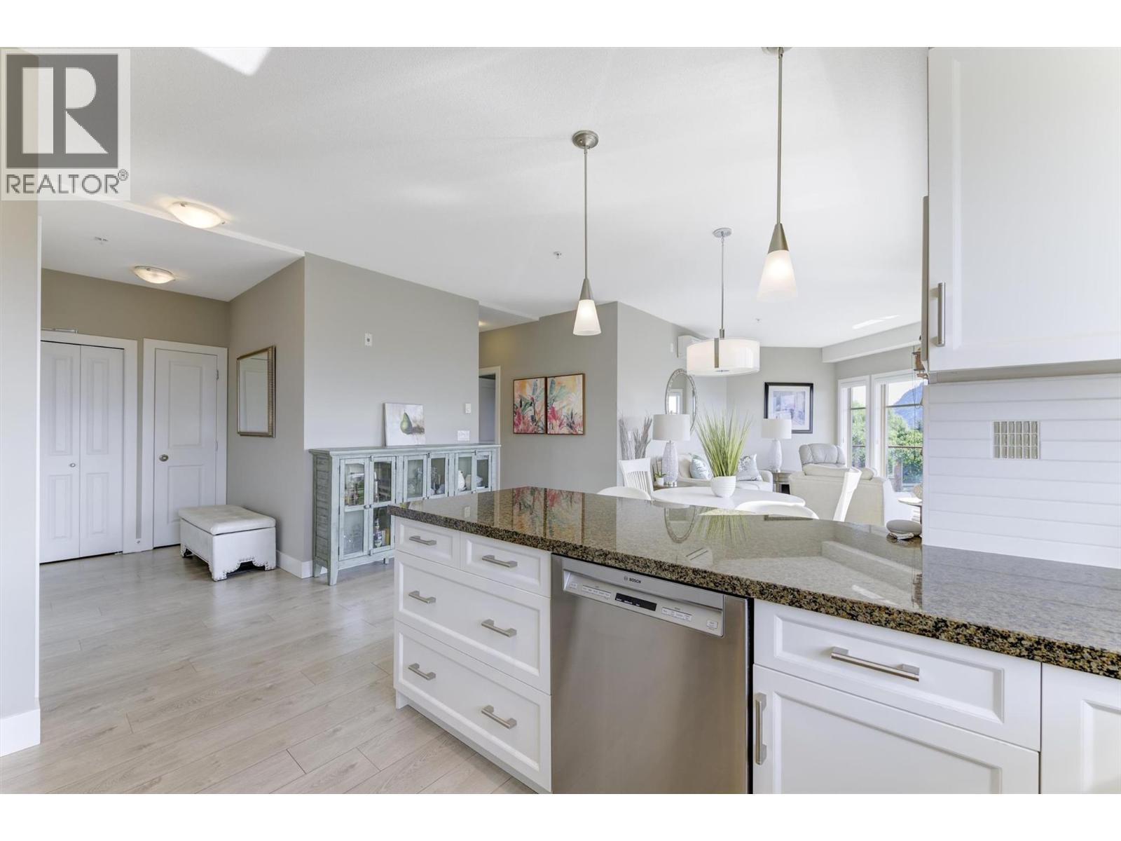 #304 3211 Skyview Lane - 13