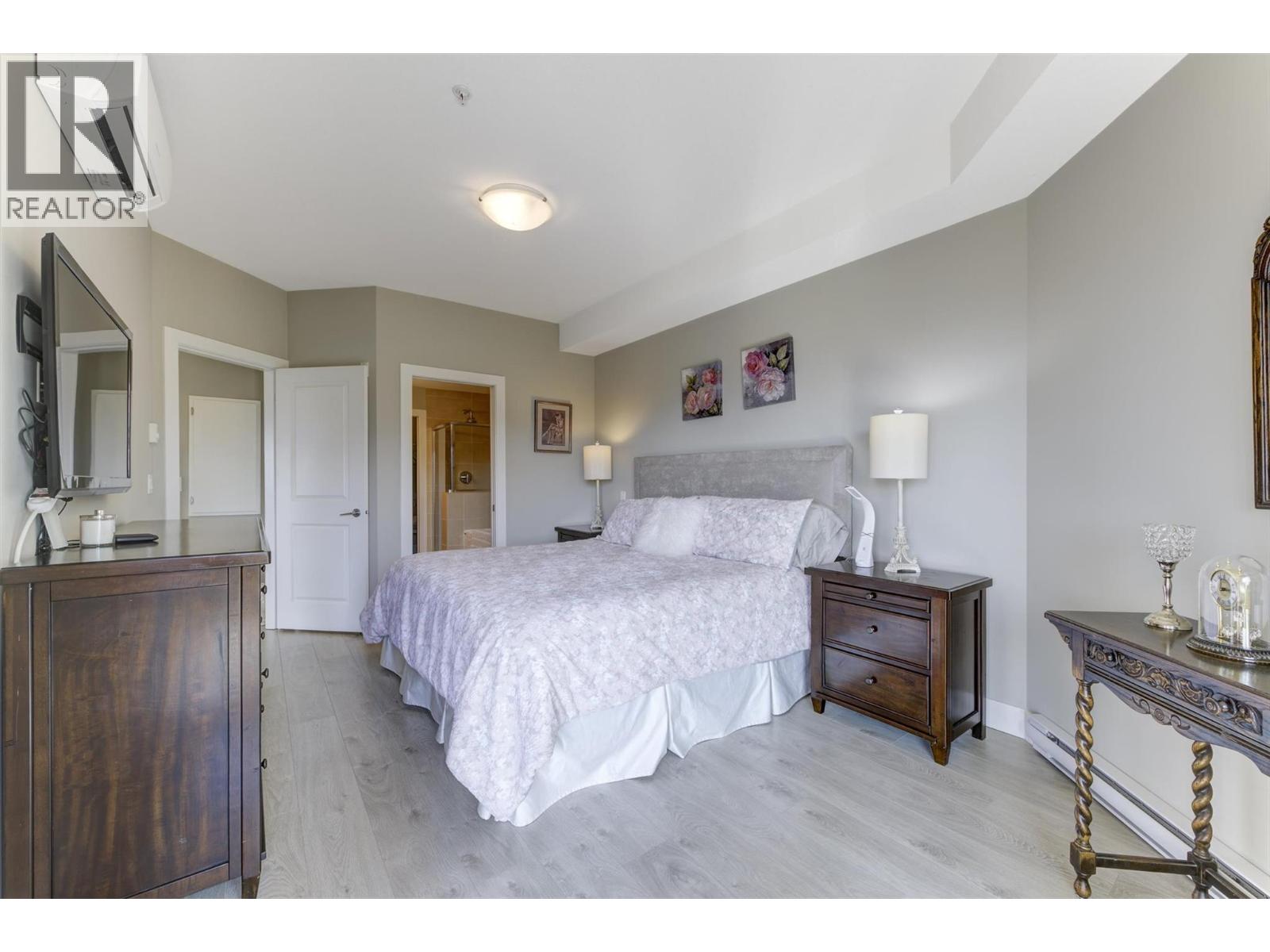 #304 3211 Skyview Lane - 28