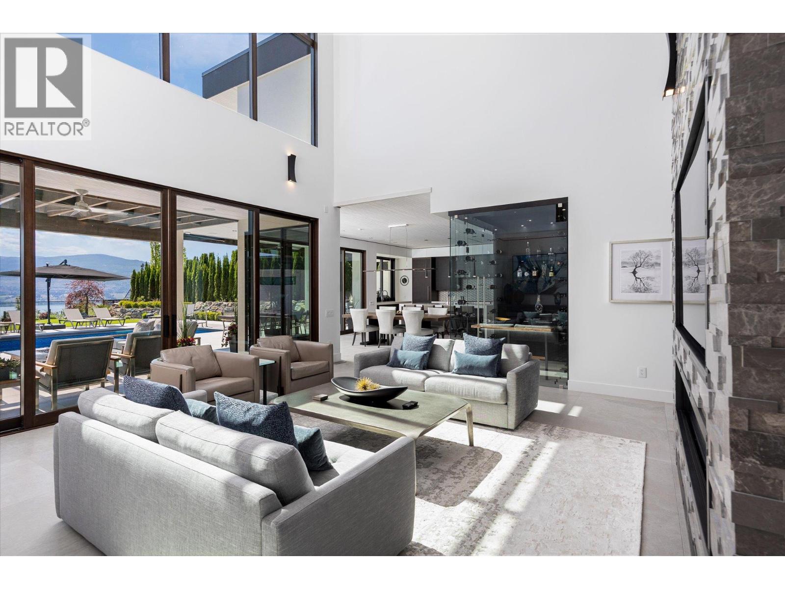 2463 Thacker Drive - 6