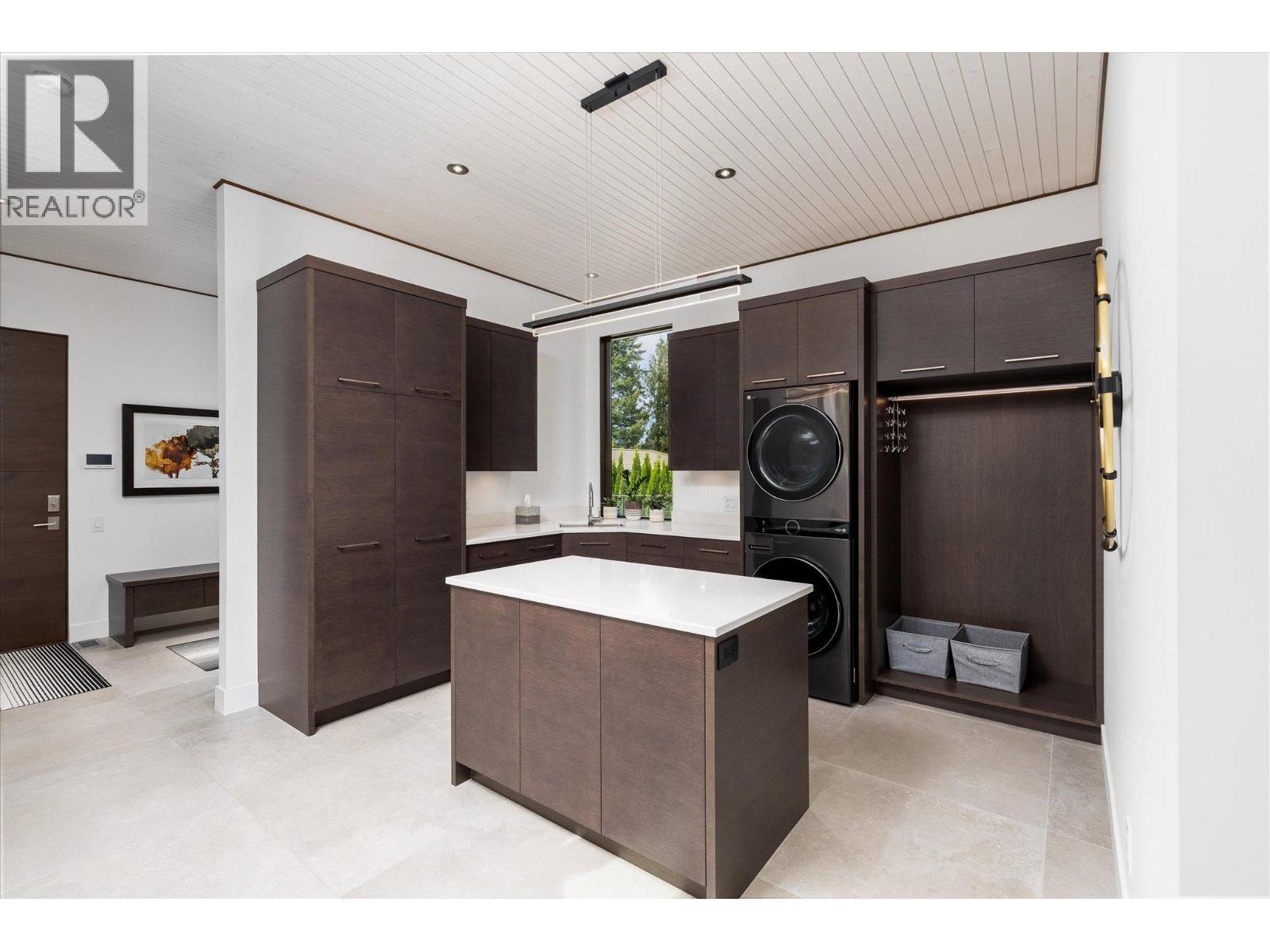 2463 Thacker Drive - 26