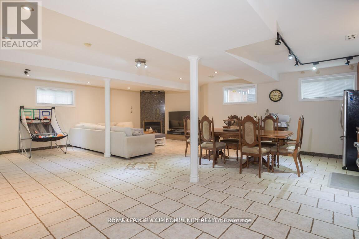 63 ROLLING HILLS LANE - 32