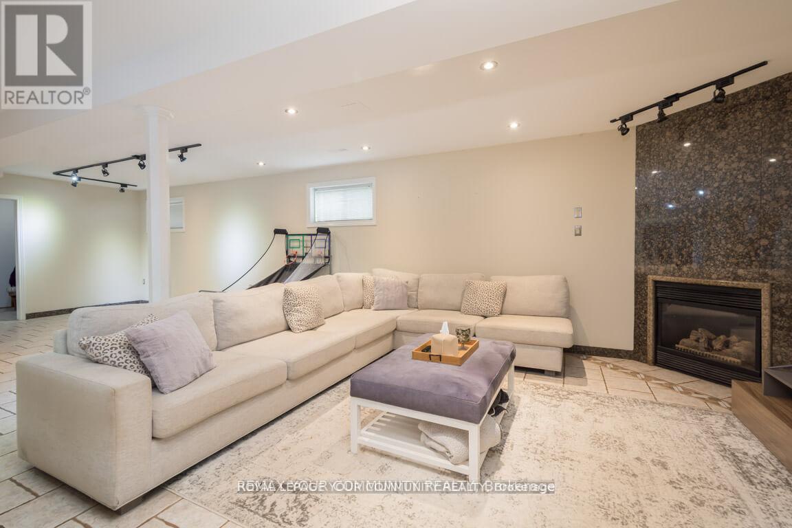 63 ROLLING HILLS LANE - 34