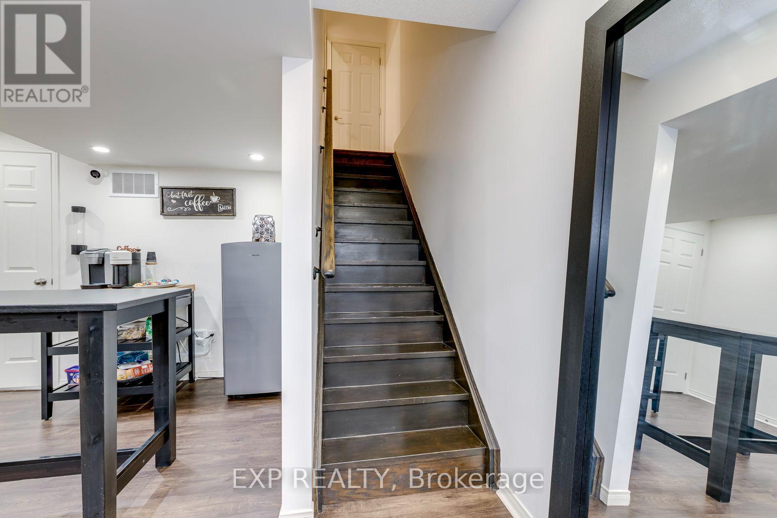 598 BESSBOROUGH DRIVE - 36