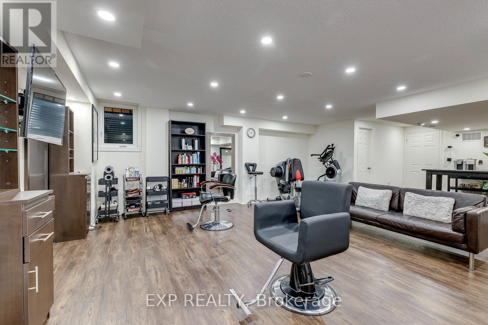 598 BESSBOROUGH DRIVE - 39
