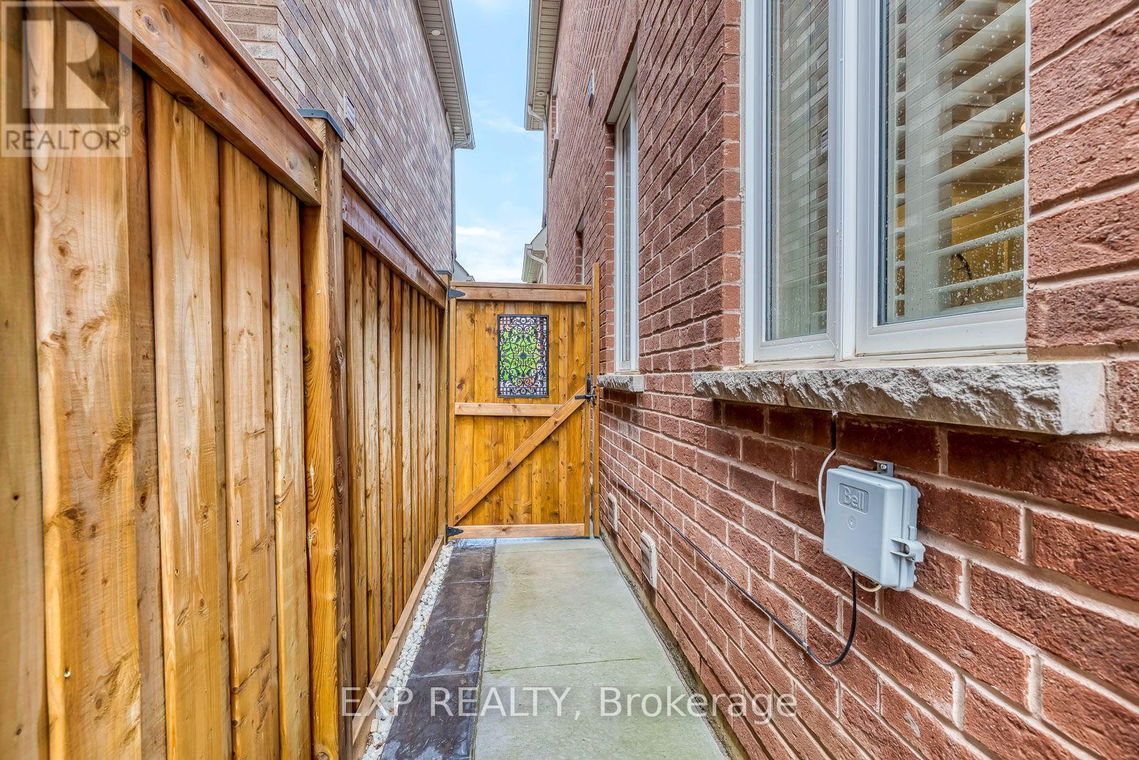 598 BESSBOROUGH DRIVE - 43