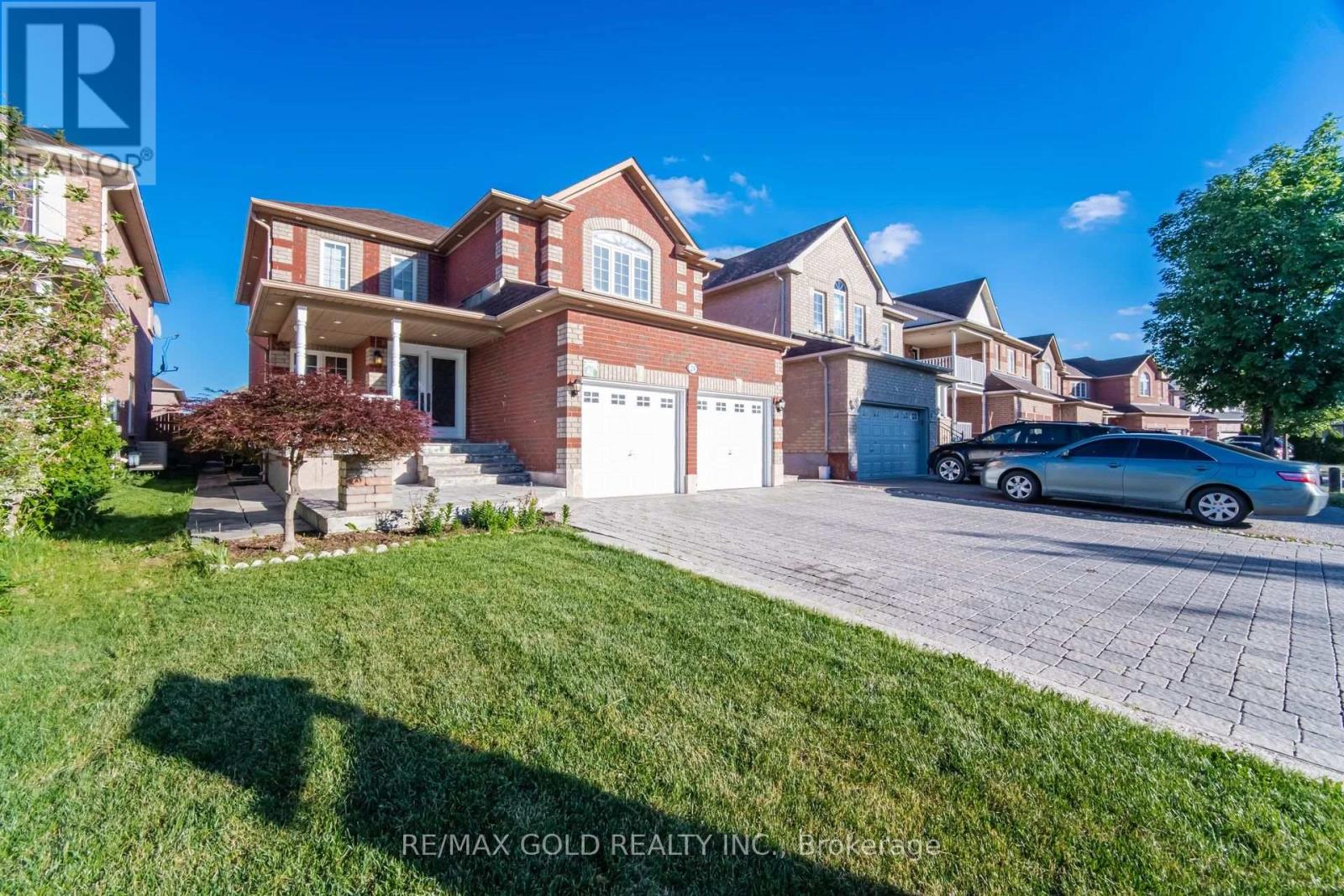 24 WHITEHOUSE CRESCENT - 2