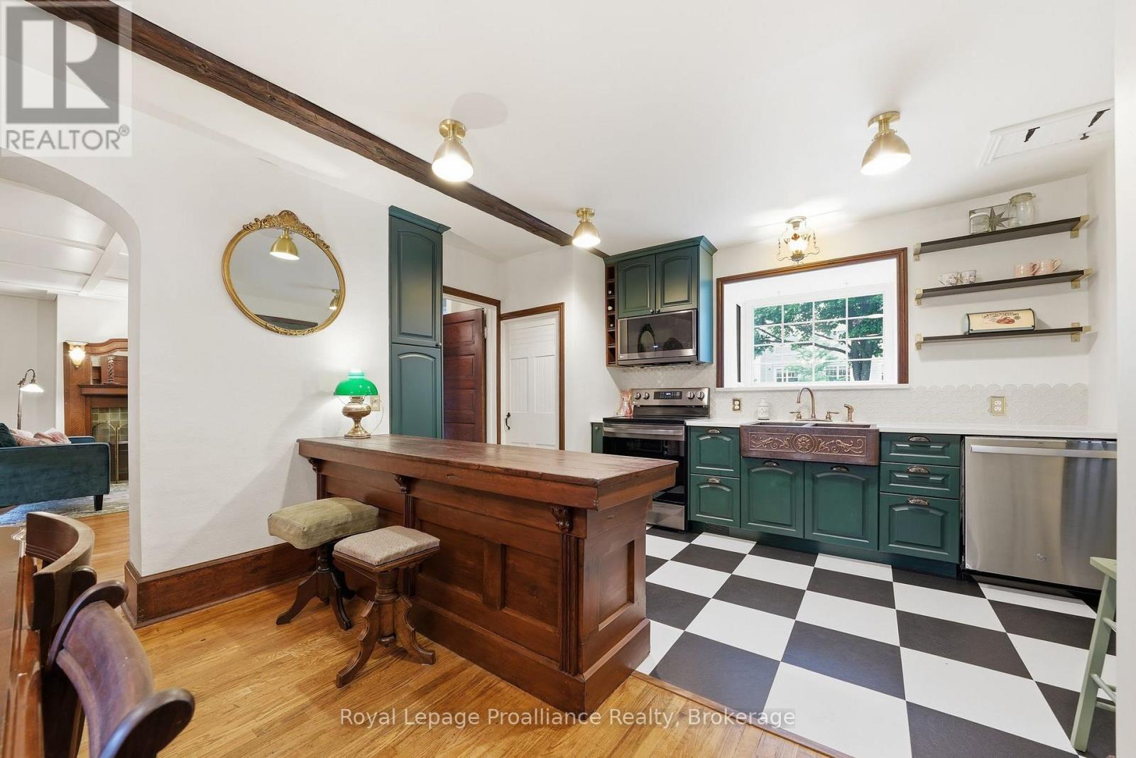 195 MACLELLAN AVENUE - 7