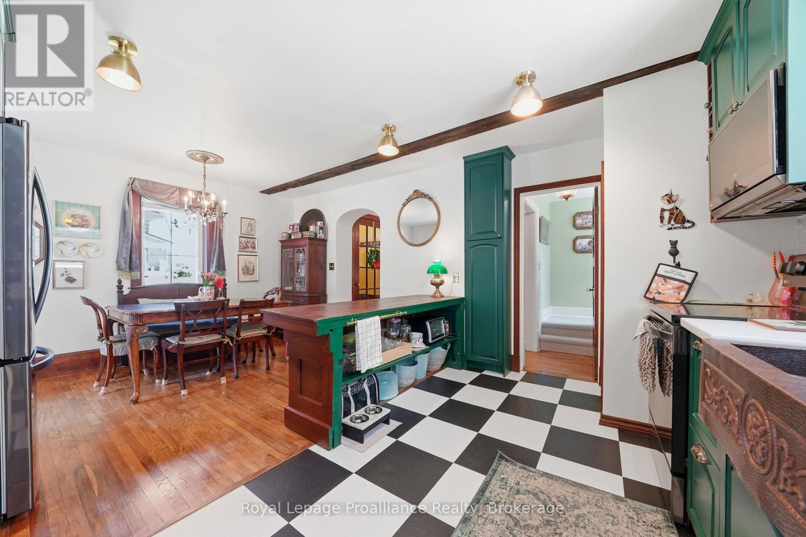 195 MACLELLAN AVENUE - 6