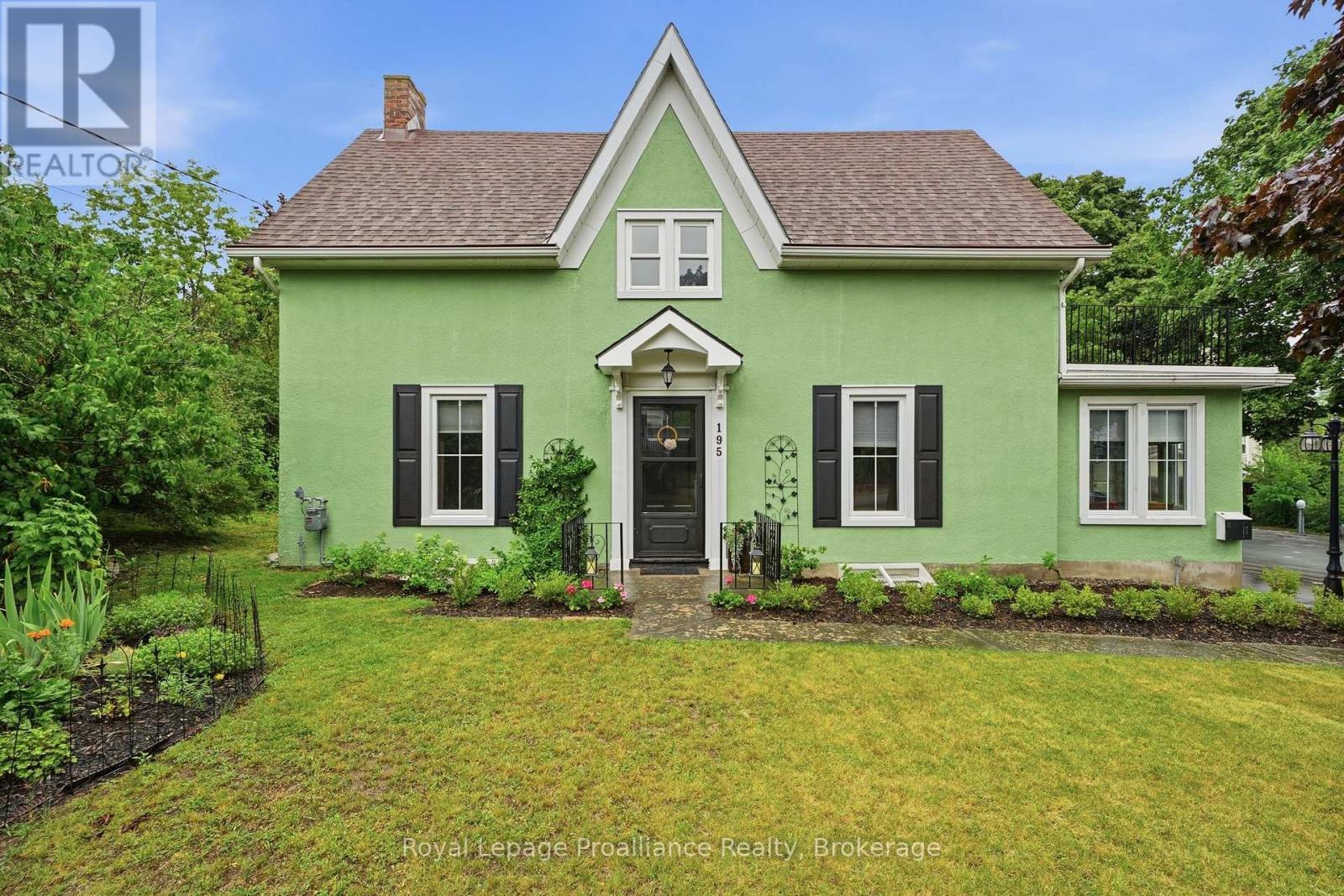 195 MACLELLAN AVENUE - 1