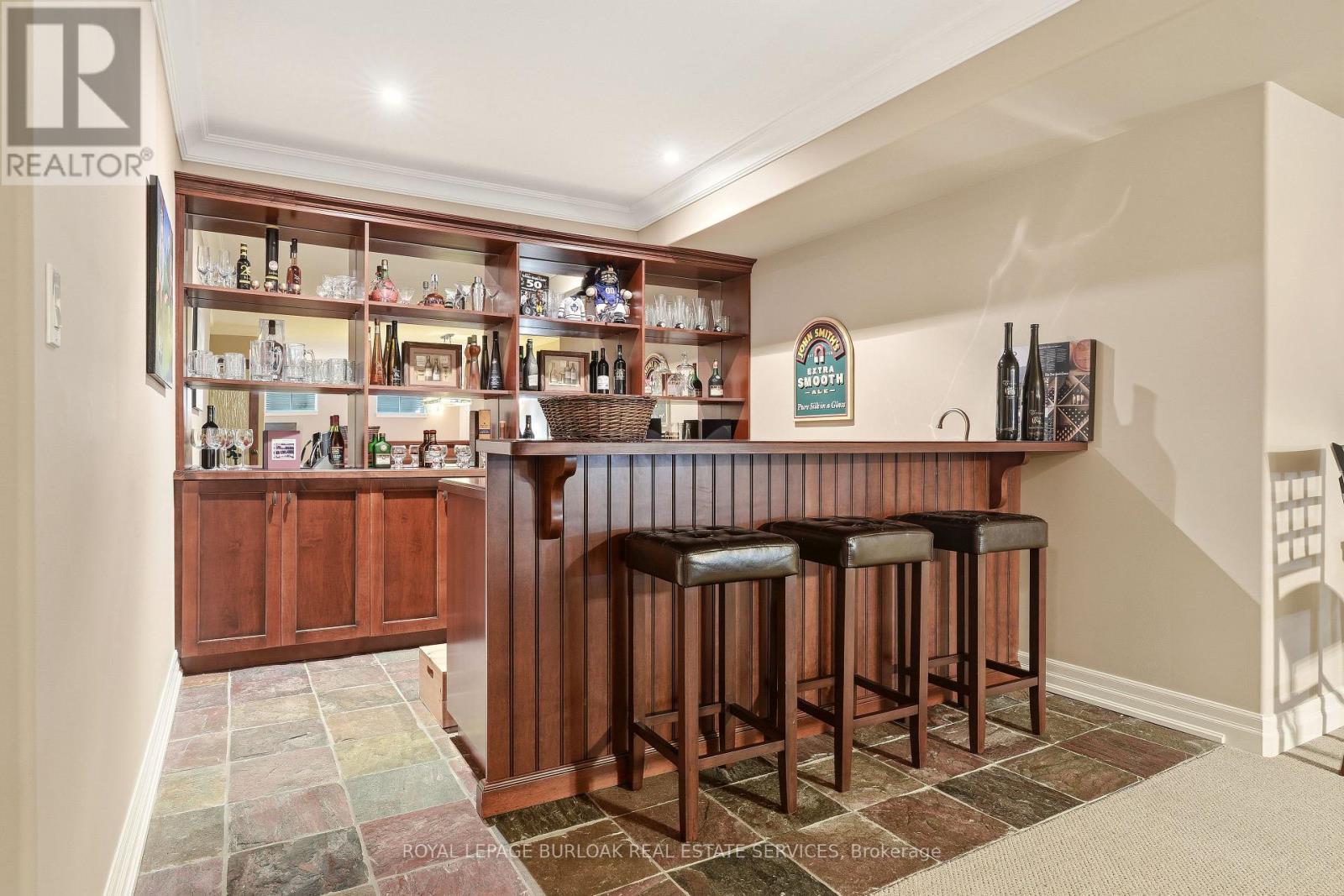 #5 143 LAKE STREET - Image 35